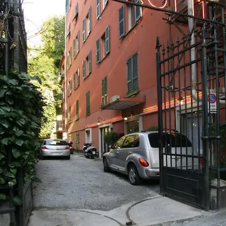 Hotel Assarotti 3*